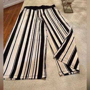 Cropped Wide Leg Pants